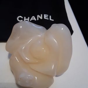CHANEL BROOCHE